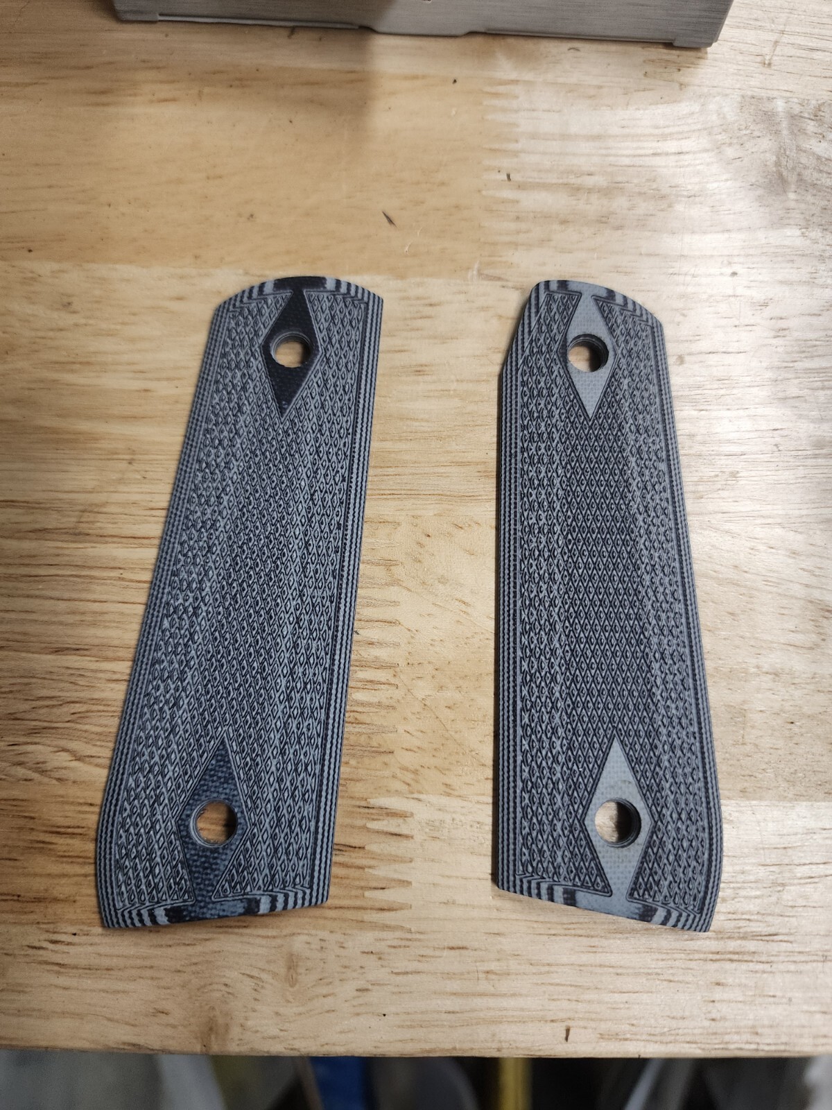 Pachmayr G10  Grips for Ruger Mark II/III,22/45  Gray Black, Grappler # 61121