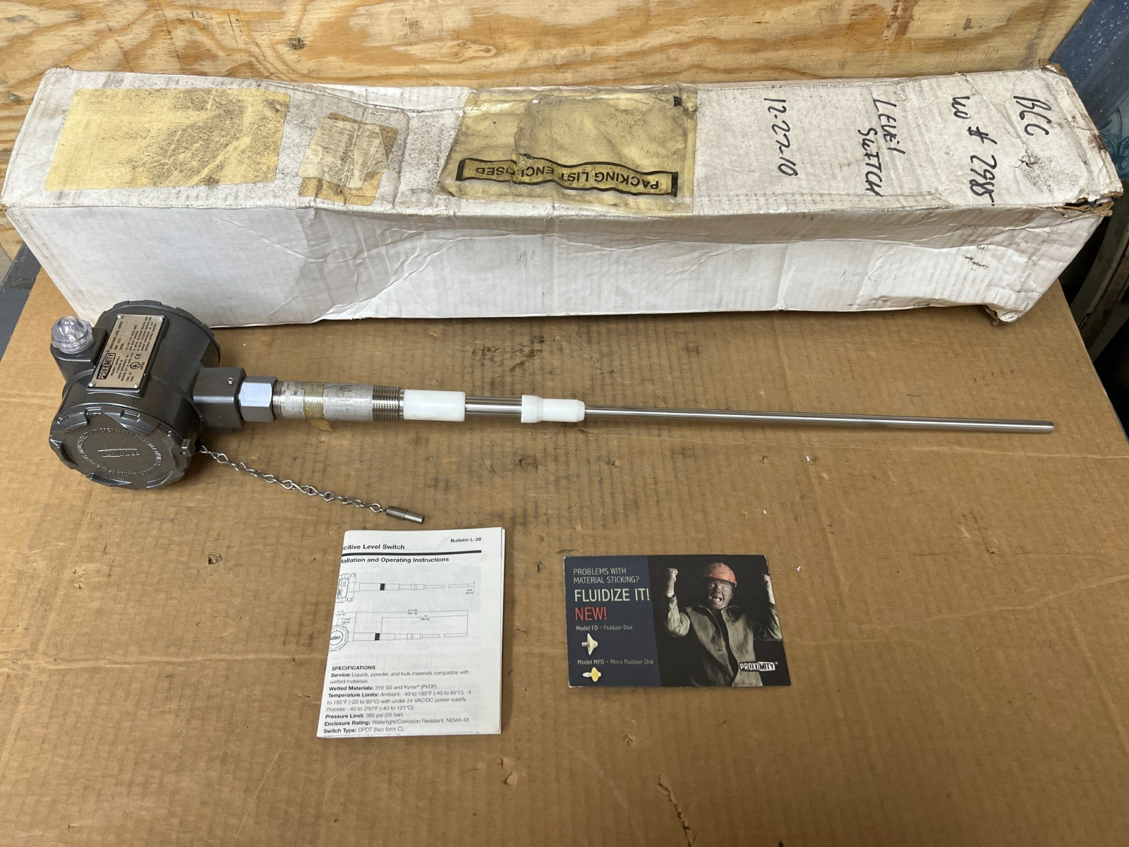 PROXIMITY, CLS2-W11RK1-019, CAPACITANCE LEVEL SWITCH W/ 19" PROBE, NIB! M/O!!