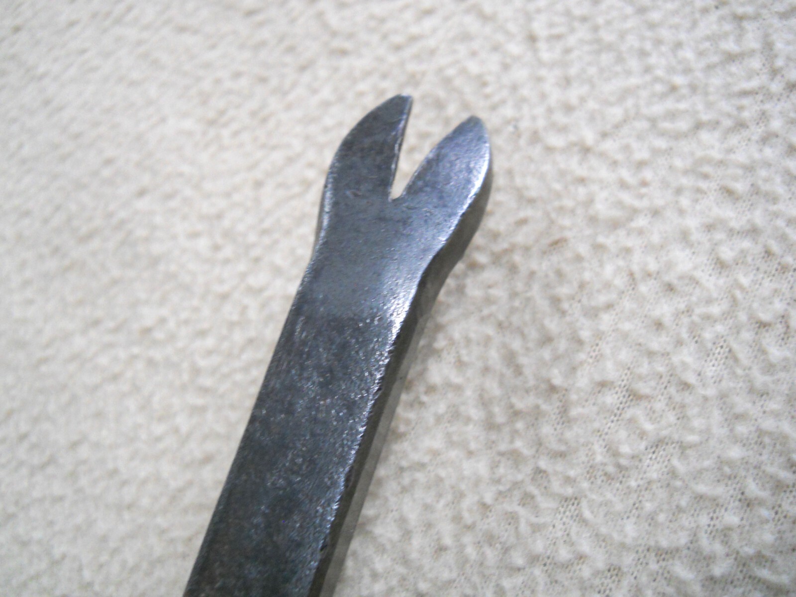 Vintage GLobemaster 14" Pry Bar / nail Puller # 5969