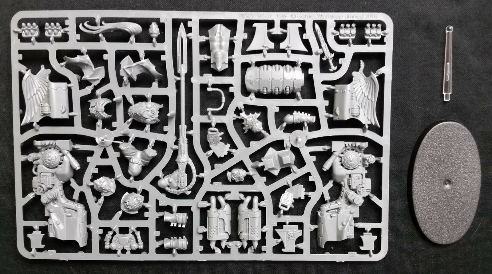 Vertus Praetor A Bare Head Shield Captain Warhammer 40K Adeptus Custodes