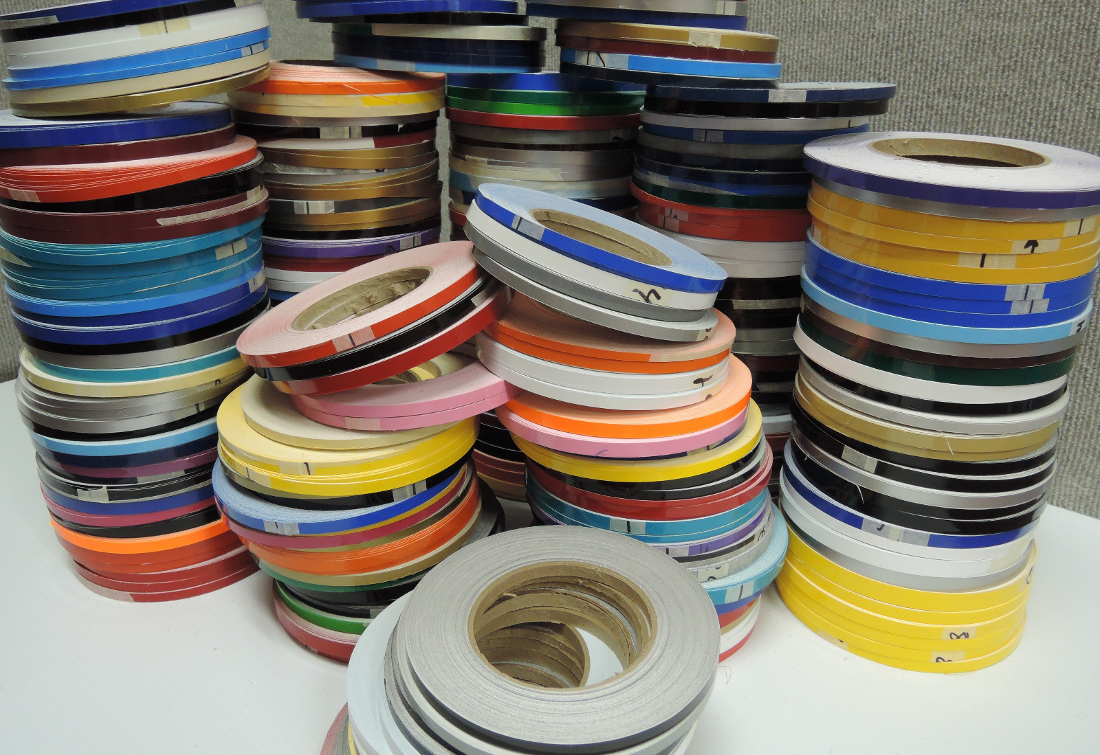 1/4 INCH x 30 ft Roll Vinyl Pinstriping Vinyl Striping Tape 25 Colors Available