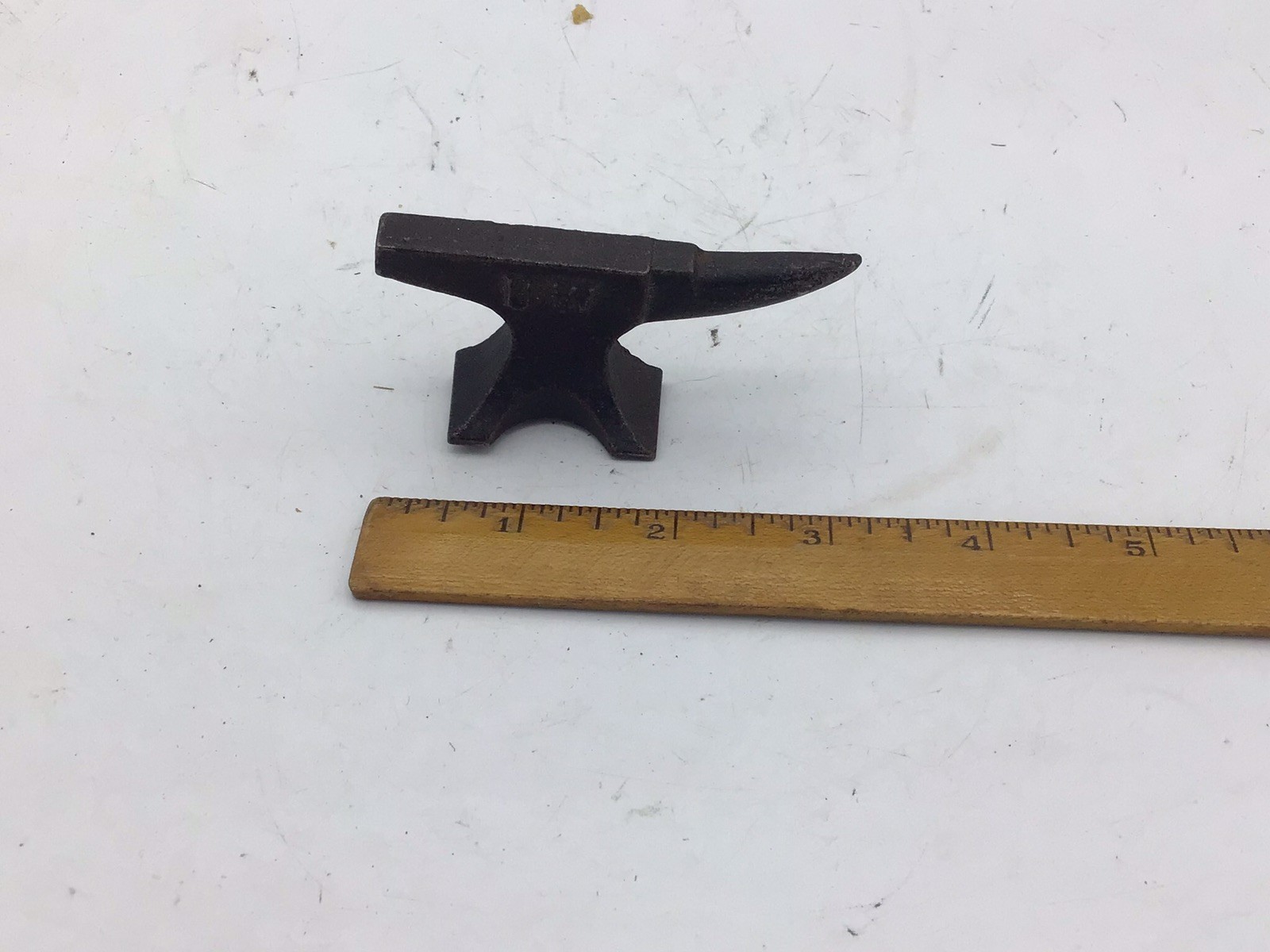 ￼ Vintage Miniature Cast Iron Anvil College UW Washington Huskies 3” T1