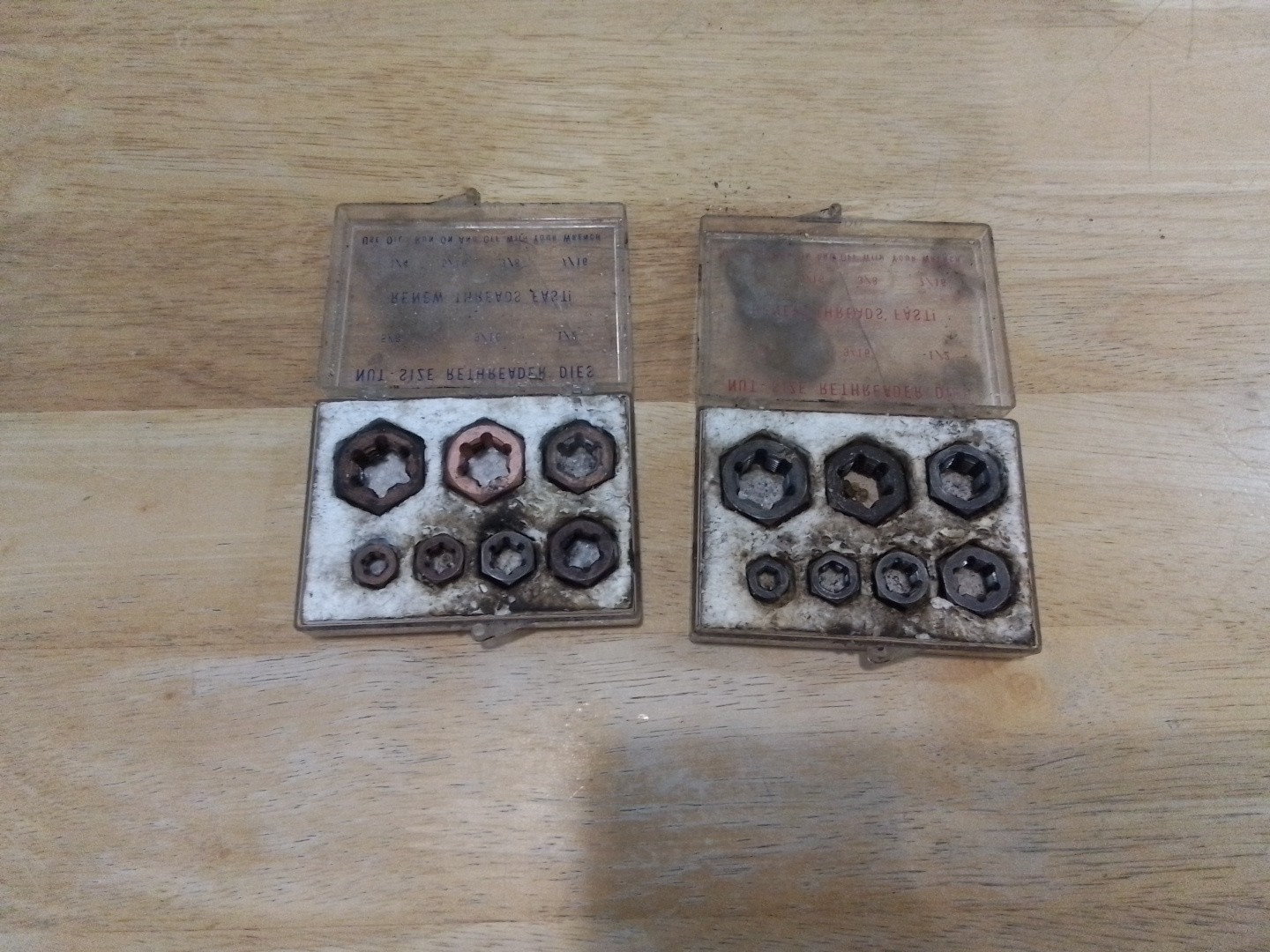 Vintage Snap On TRC7A Coarse & TRF7A Fine Rethreading Dies -  USA