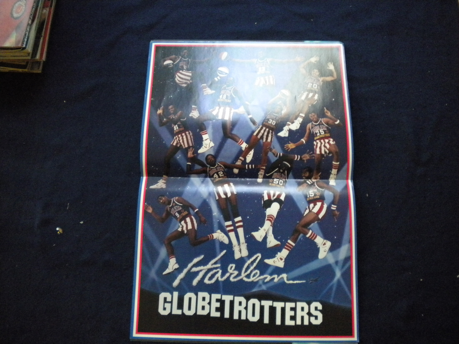 1990 HARLEM GLOBETROTTES WORLD TOUR SOUVENIR PROGRAM - J 8307