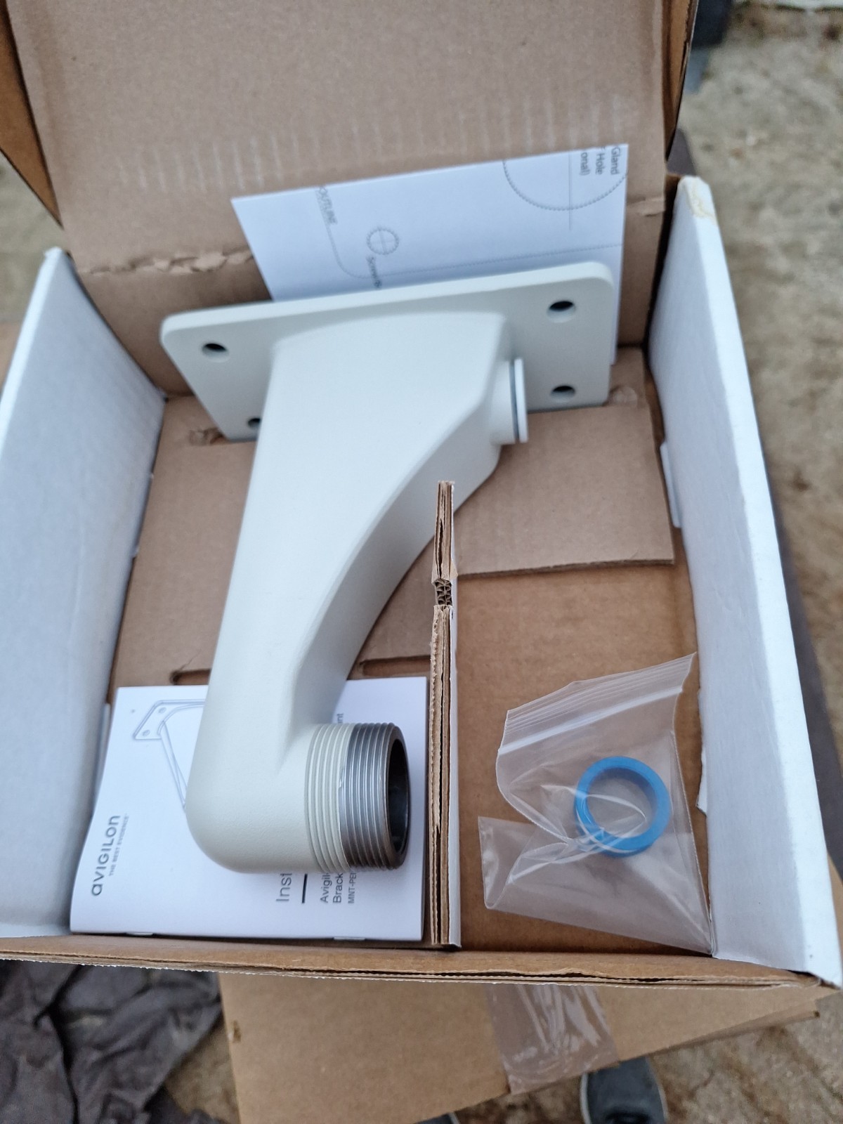 NEW Avigilon MNT-PEND-WALL Pendant Mount Dome Bracket with Gasket 850-0058A