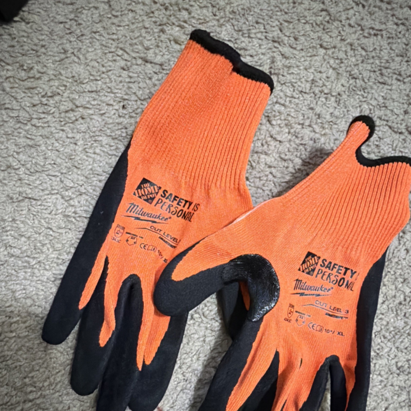 Milwaukee Cut Level 3 SMARTSWIPE Nitrile Work Gloves XL Orange Black