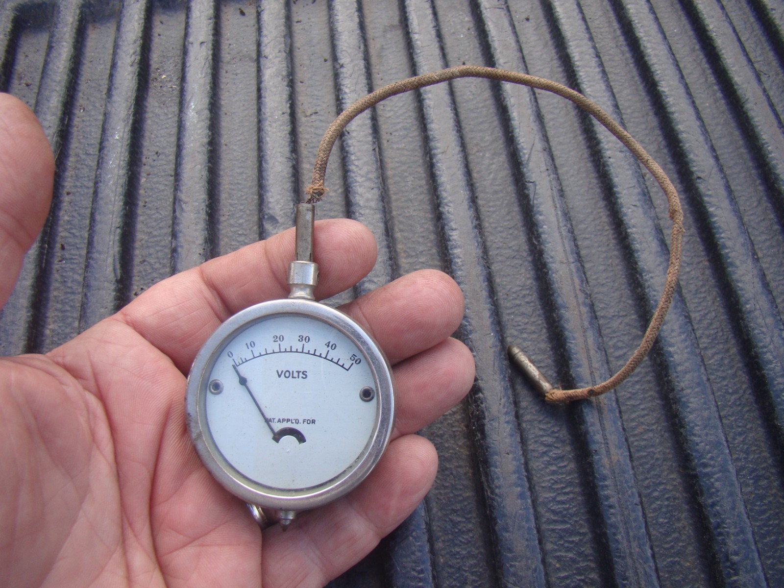 Vintage Pocket Tester Meter Volt 0-50 Volts Works Unbranded