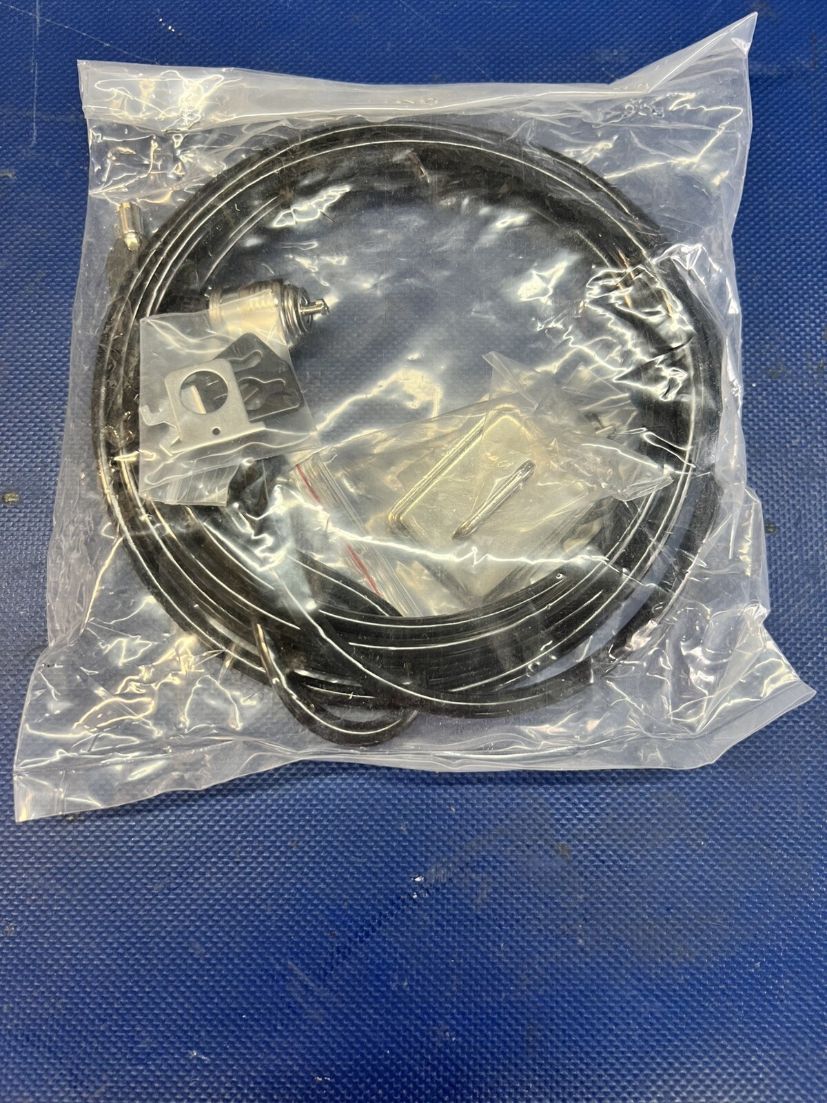 NEW Key/Keyed Laptop/Computer Cable Security Lock w/ Mounting Hardware