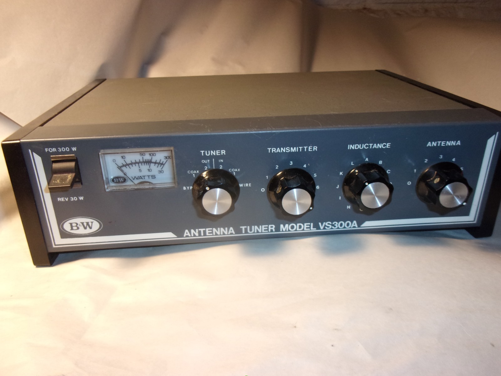 B&W antenna tuner model VS300A.
