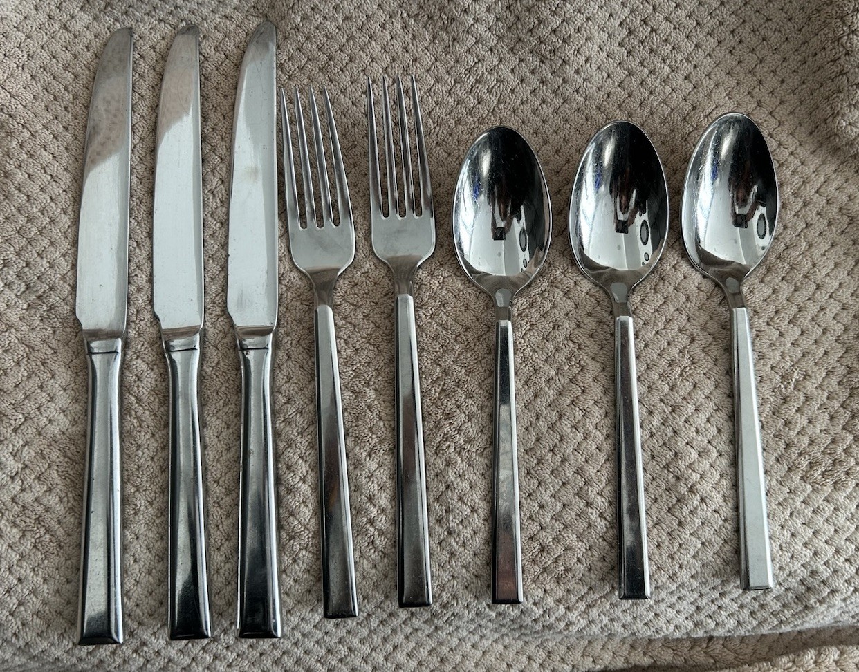Reed & Barton Addison Optima Vietnam Lot Of 8 Pieces - Forks , Spoons , Knives