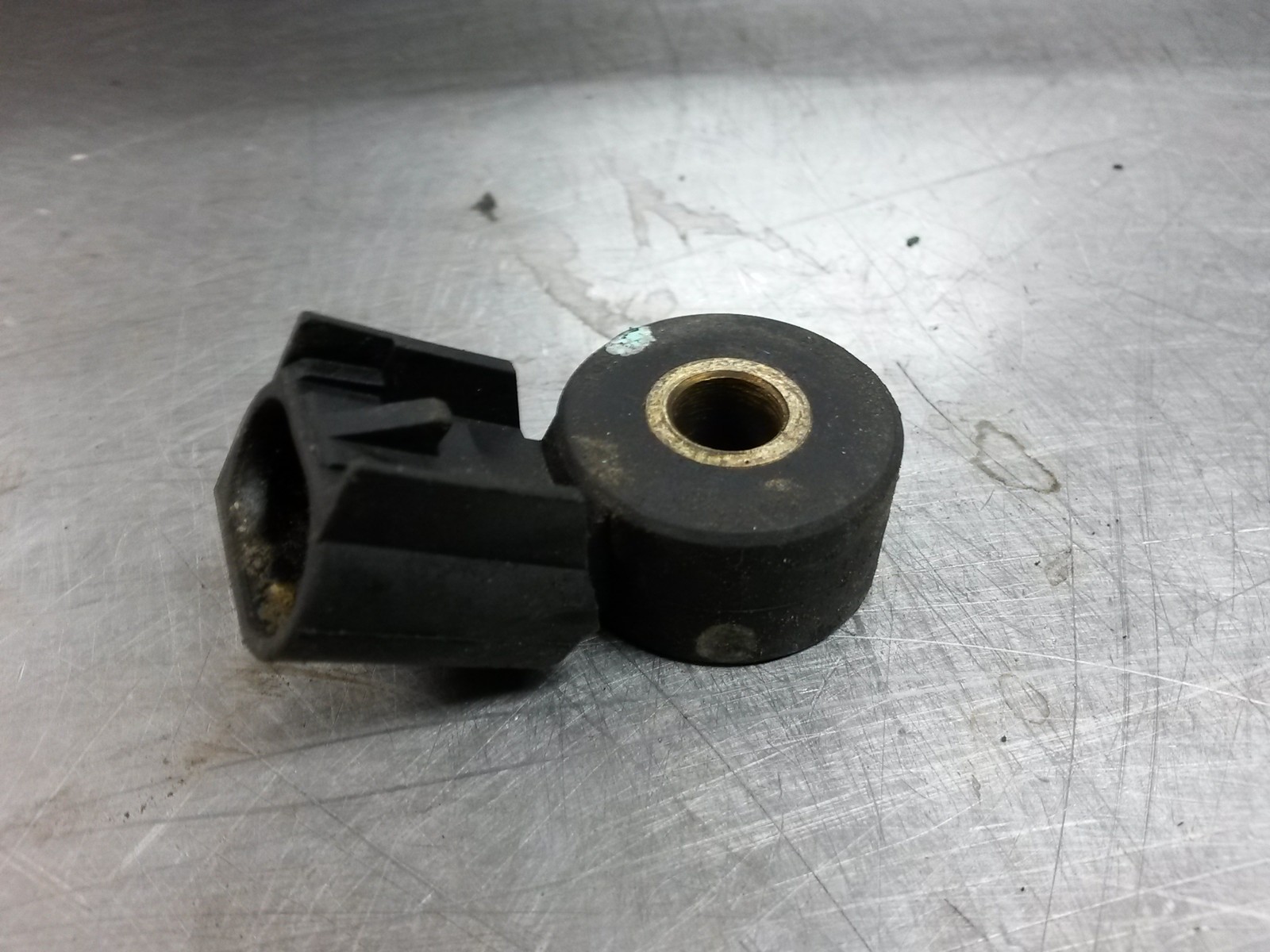 Knock Detonation Sensor From 2010 Buick LaCrosse  2.4