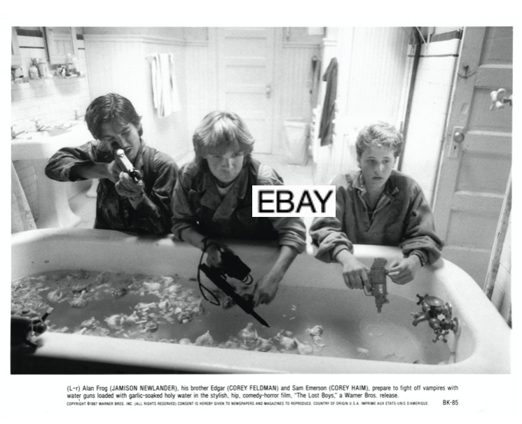 THE LOST BOYS ORIGINAL HORROR MOVIE PHOTO 1987 DRACULA VAMPIRE HAIM FELDMAN