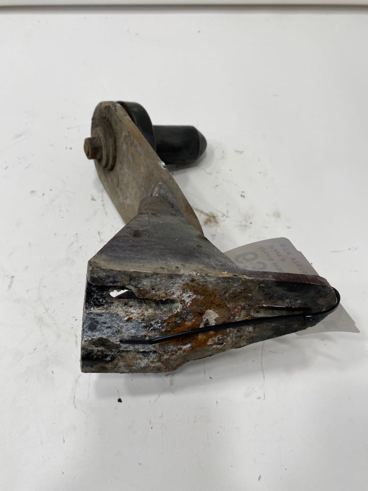 1999 Kenworth W900 Hood Rest (638-10523)
