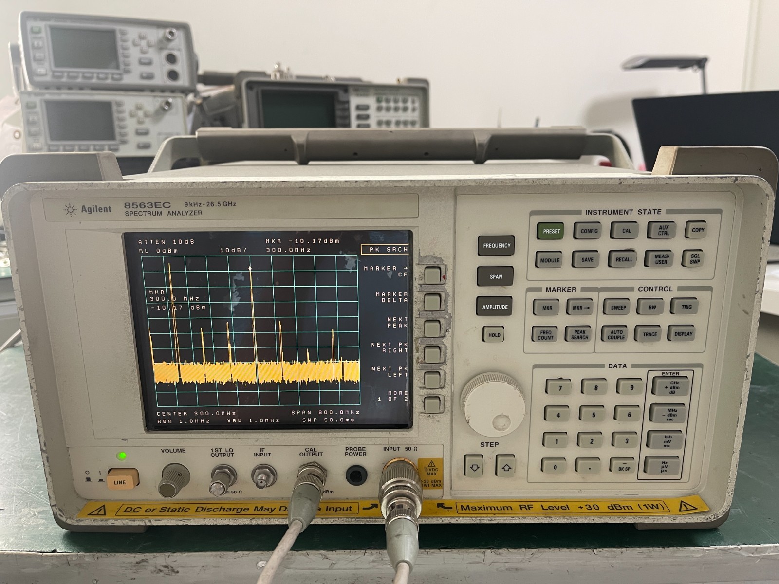 Agilent 8563EC 9KHz - 26.5GHz Spectrum Analyzer w/ 007 _01636