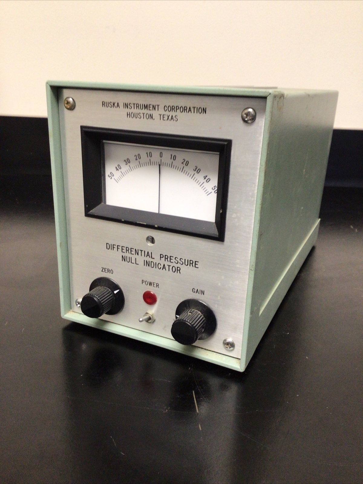 RUSKA INSTRUMENT 2416-708-00 DIFFERENTIAL PRESSURE NULL INDICATOR