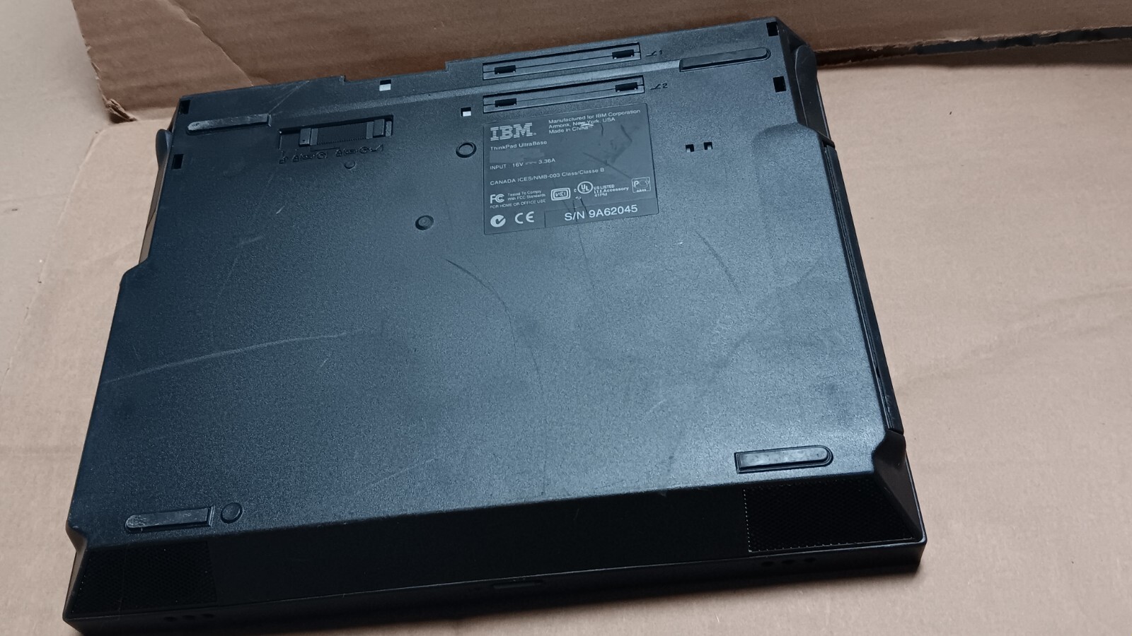 Original Docking station, Ultrabase with CD For IBM Thinkpad 570, 570E Laptop