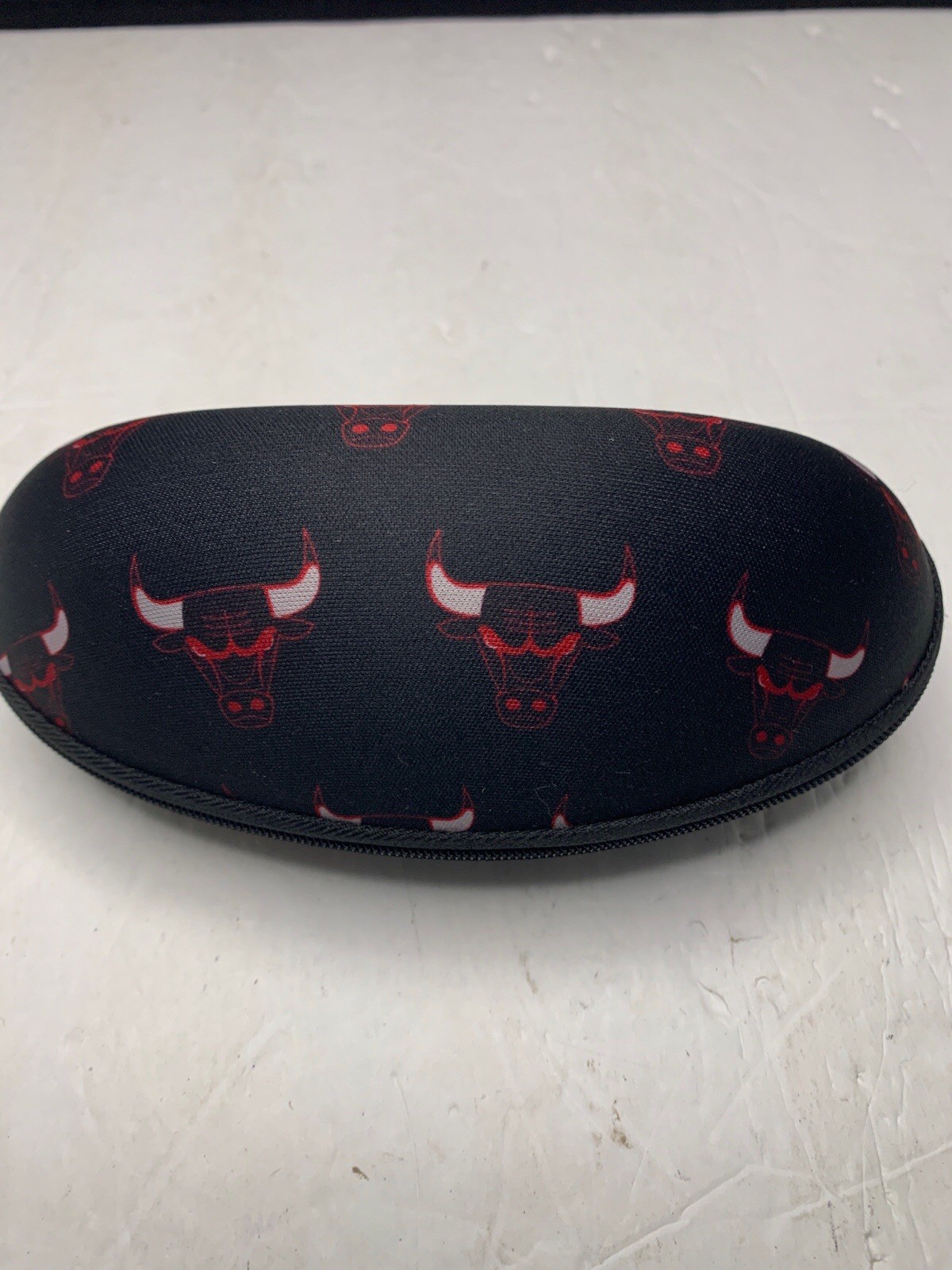 Chicago Bulls Logo Youth Kids Eyeglass Zipper Closing Case Black & Red