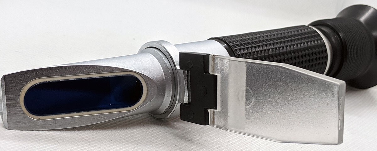 Today's Instruments Co. LTD Model Br32 Refractometer in Brix Units