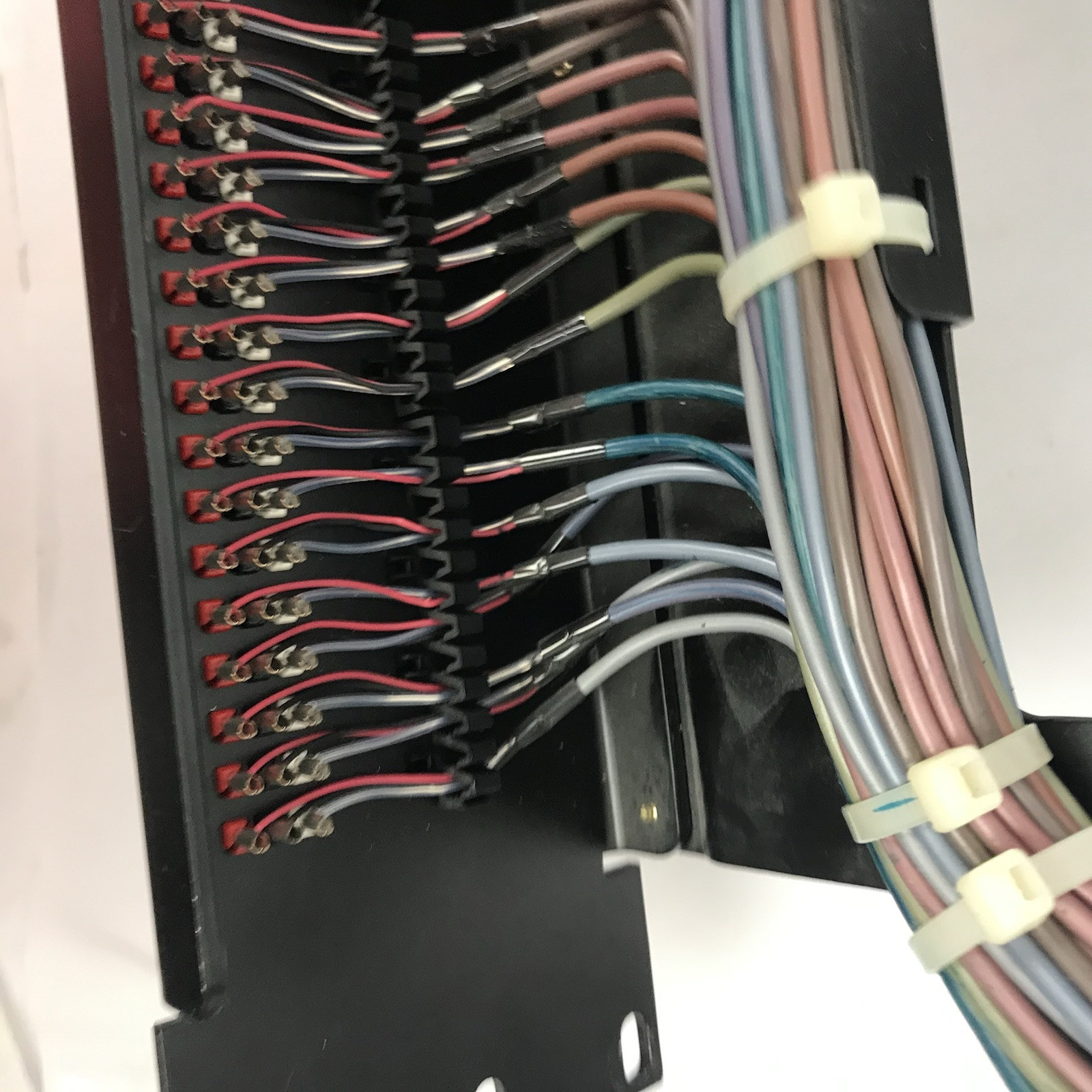 ADC Ultrapatch 48 Point TT Patchbay Panel Cables Pro Patch Bay BJF107-4MKIV
