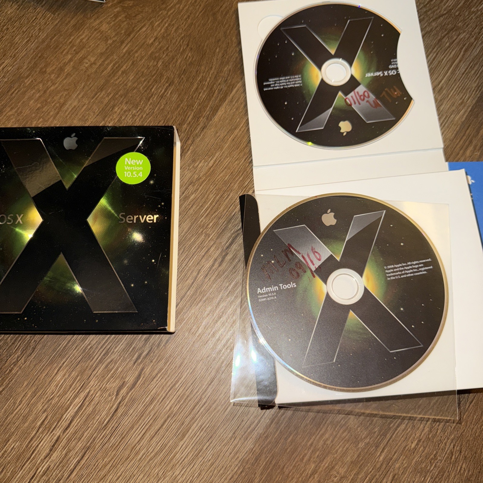 Apple Mac OS X Version 10.5.4 Leopard Server Unlimited Client License (MB605Z/A)