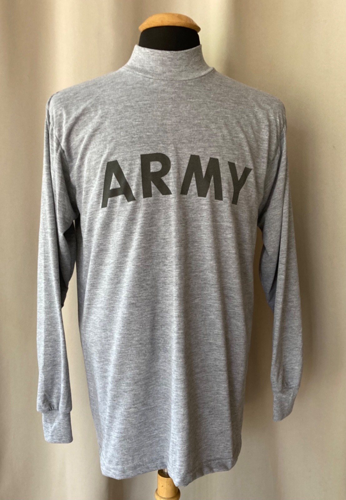 US Military Army IPFU Physical Fitness Long Sleeve Gray T-Shirt Medium