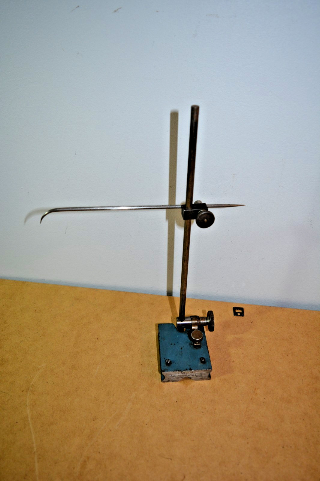 BROWN & SHARPE 621 MACHINISTS  SURFACE GAUGE INDICATOR BASE