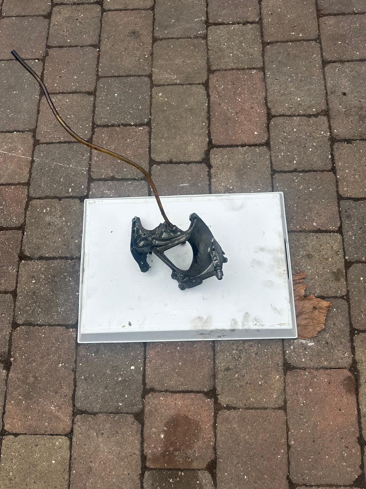 PEUGEOT PARTNER BERLINGO PEUGEOT 2008  Fuel Pump bracket 1.6 HDI 9678325480