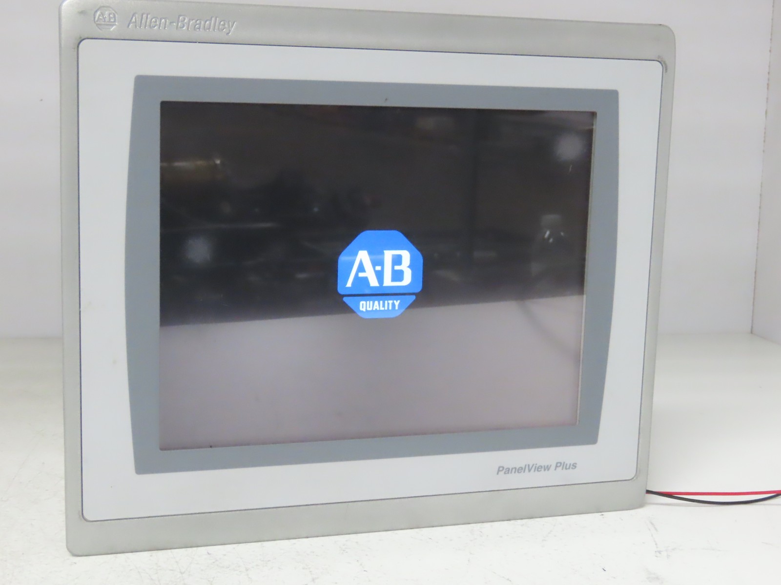 Allen Bradley 2711P-T10C22D9P Panel View Plus 7 Touch Screen 10.4" Series B 24V