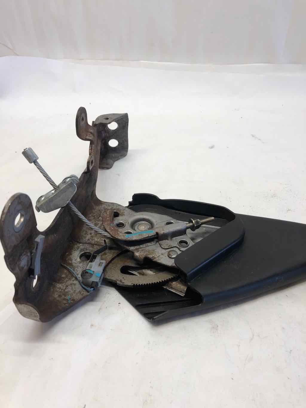 2006 SATURN VUE 2.2L Emergency Pull Parking Hand Brake Control Lever OEM