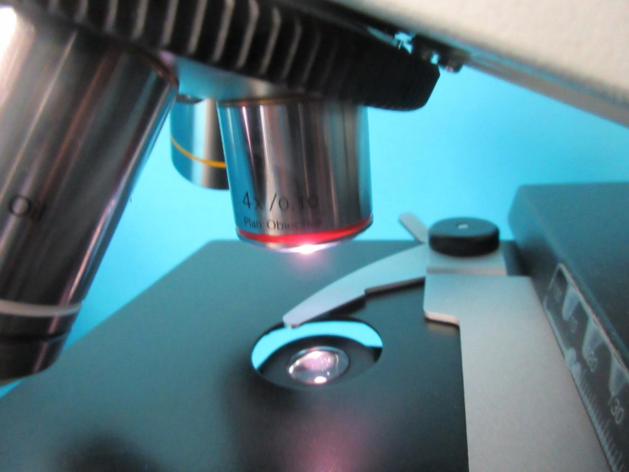 OLYMPUS CX21 BINOCULAR MICROSCOPE PLAN 4X/10X/40X/100X OBJECTIVES 10X EYEPIECES