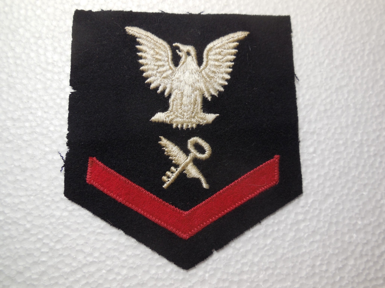1944 US NAVY SHIP'S SERVICEMAN P.O. 3RD CLASS RATE PATCH FREE USA SHIPPING
