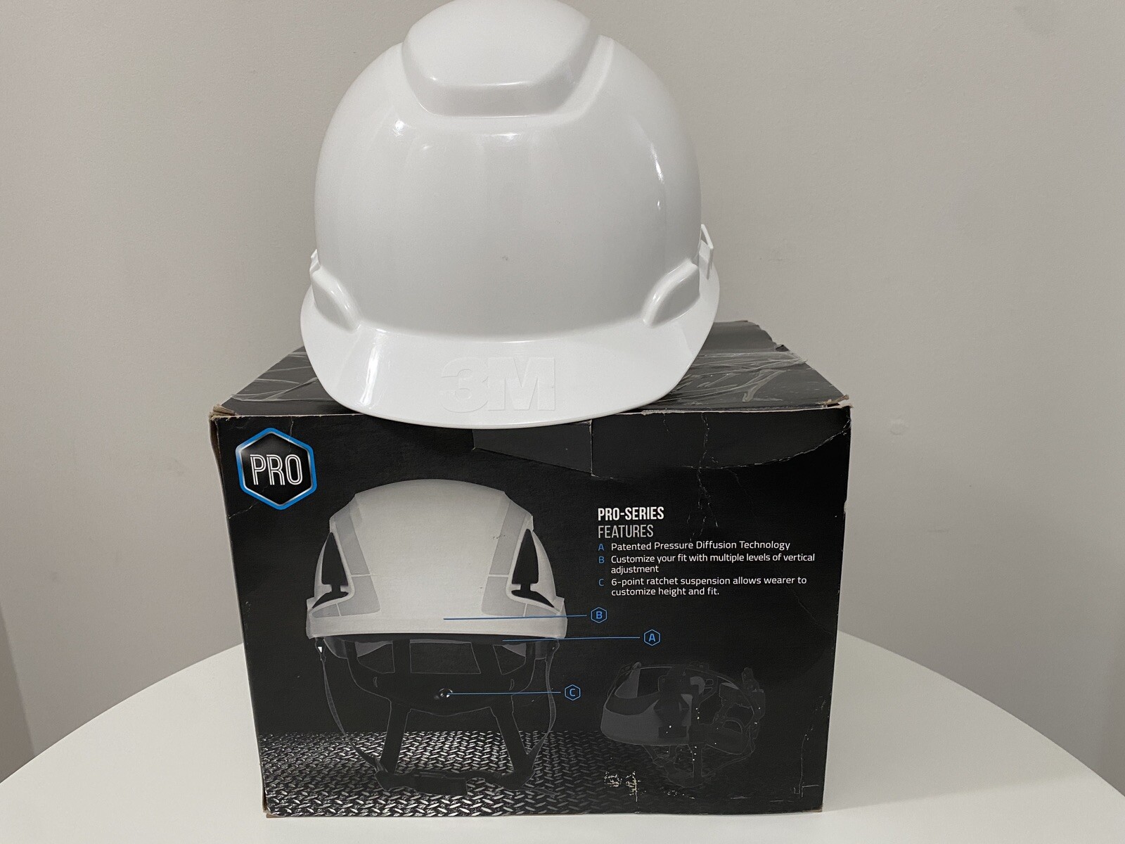 3M Hard Hat, Lightweight, Adjustable 4-Point Ratchet, H-701R White