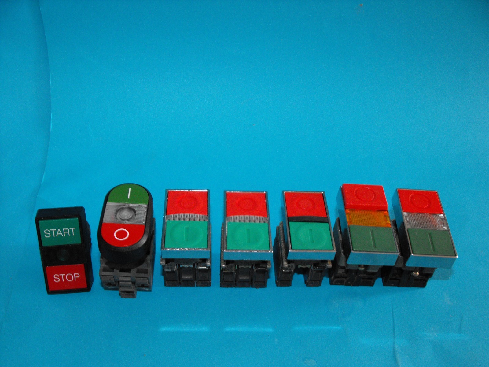 Schneider Electric.TELEMECANIQUE XB4-BL8325.+ABB.Double Push Button(LOT7PCS)USED