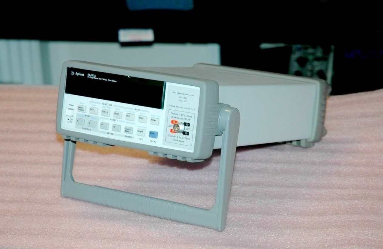 Agilent / Keysight 34420A, nanovoltmeter and microohmmeter