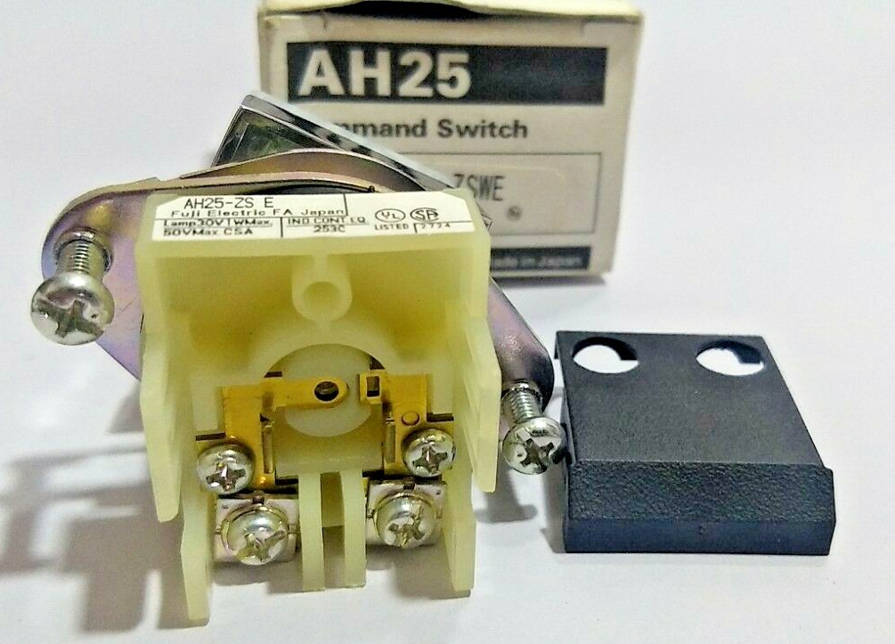 Fuji Electric AH25-ZSWE A2724 Command Switch - 9 pc lot