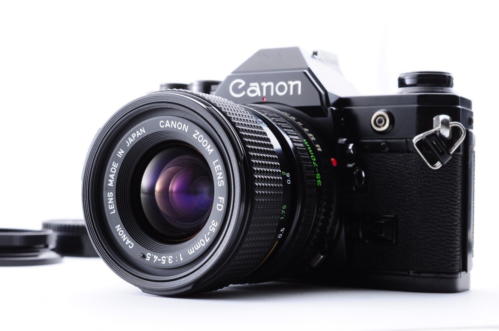 Canon AE-1 Black / Zoom Lens New FD 35-70mm f/3.5-4.5 Exc+ Z1271