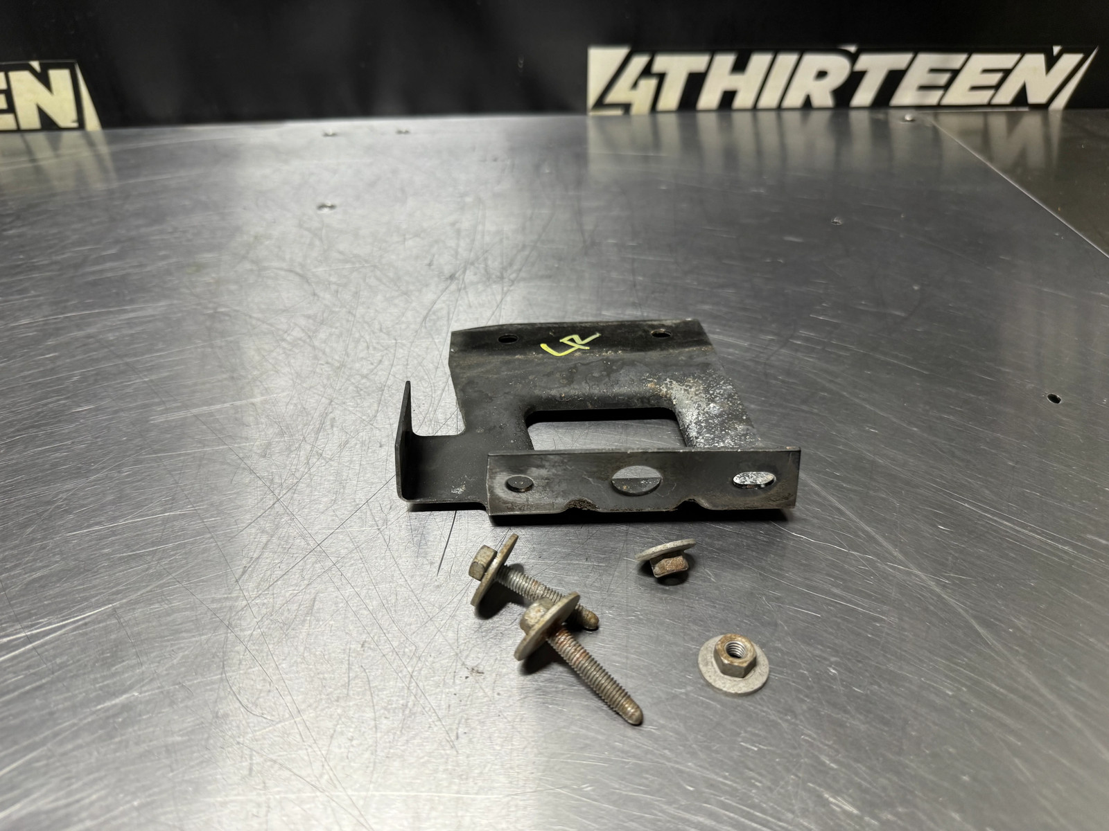 1999  CORVETTE C5 LR BUMPER BRACKET OEM BMP 9078 #N173