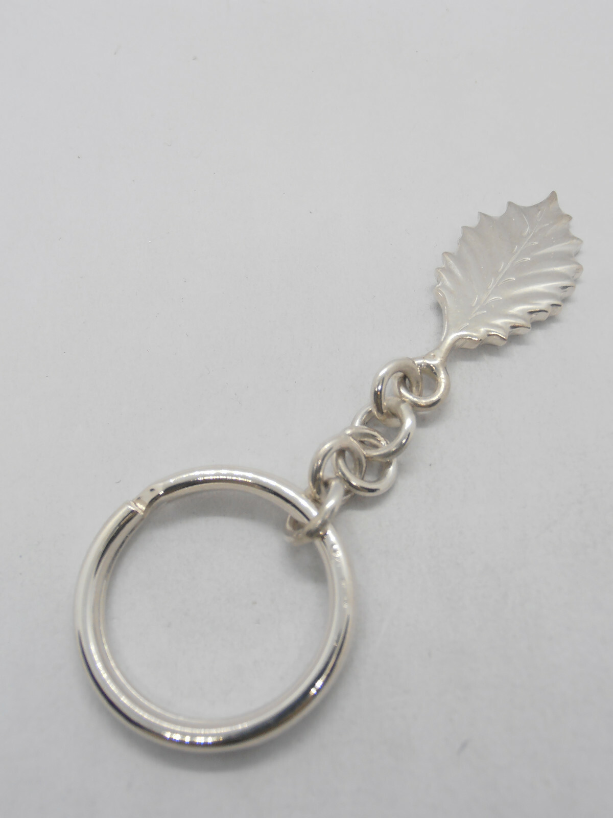 Portachiavi con FOGLIA DI AGRIFOGLIO in Argento 925 - Pungitopo -