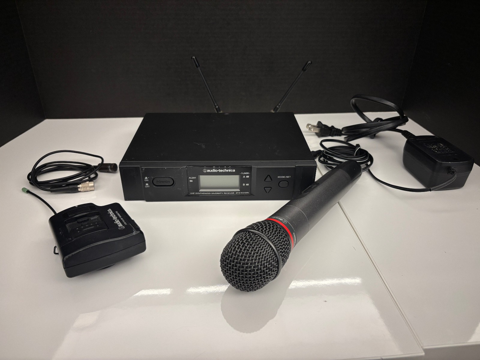 Audio-Technica ATW-R3100bD, ATW-T310b Bodypack Mic Bundle w/Power Adapter TESTED