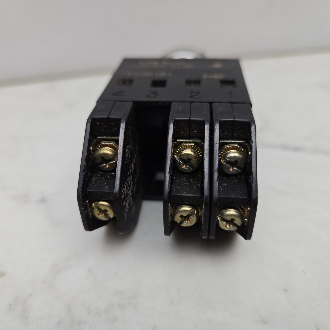 4 Pack Micro Switch PWSBM101 Selector Switch w/ PWCM and PWCE Contact Blocks