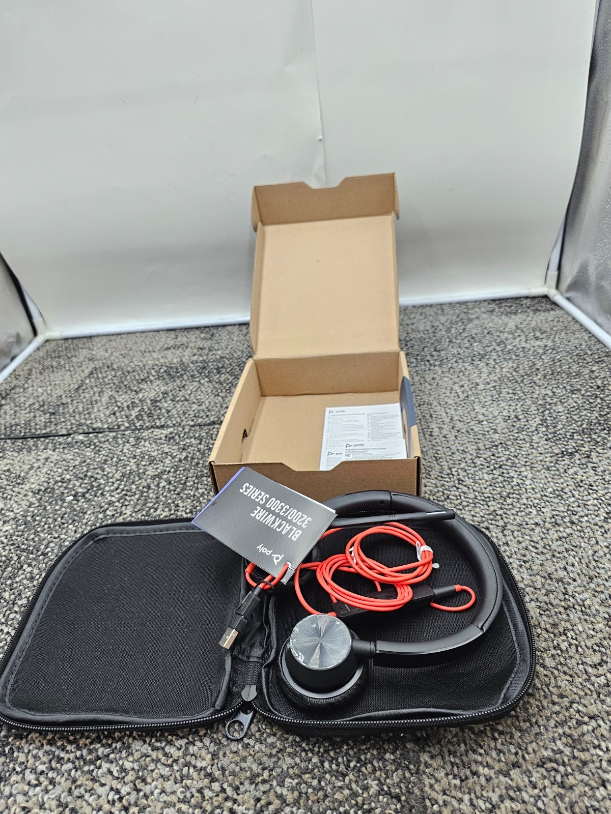 Poly Blackwire 3325 Wired Headset Hi-fi Stereo Connect to PC/Mac/Mobile 8X222AA