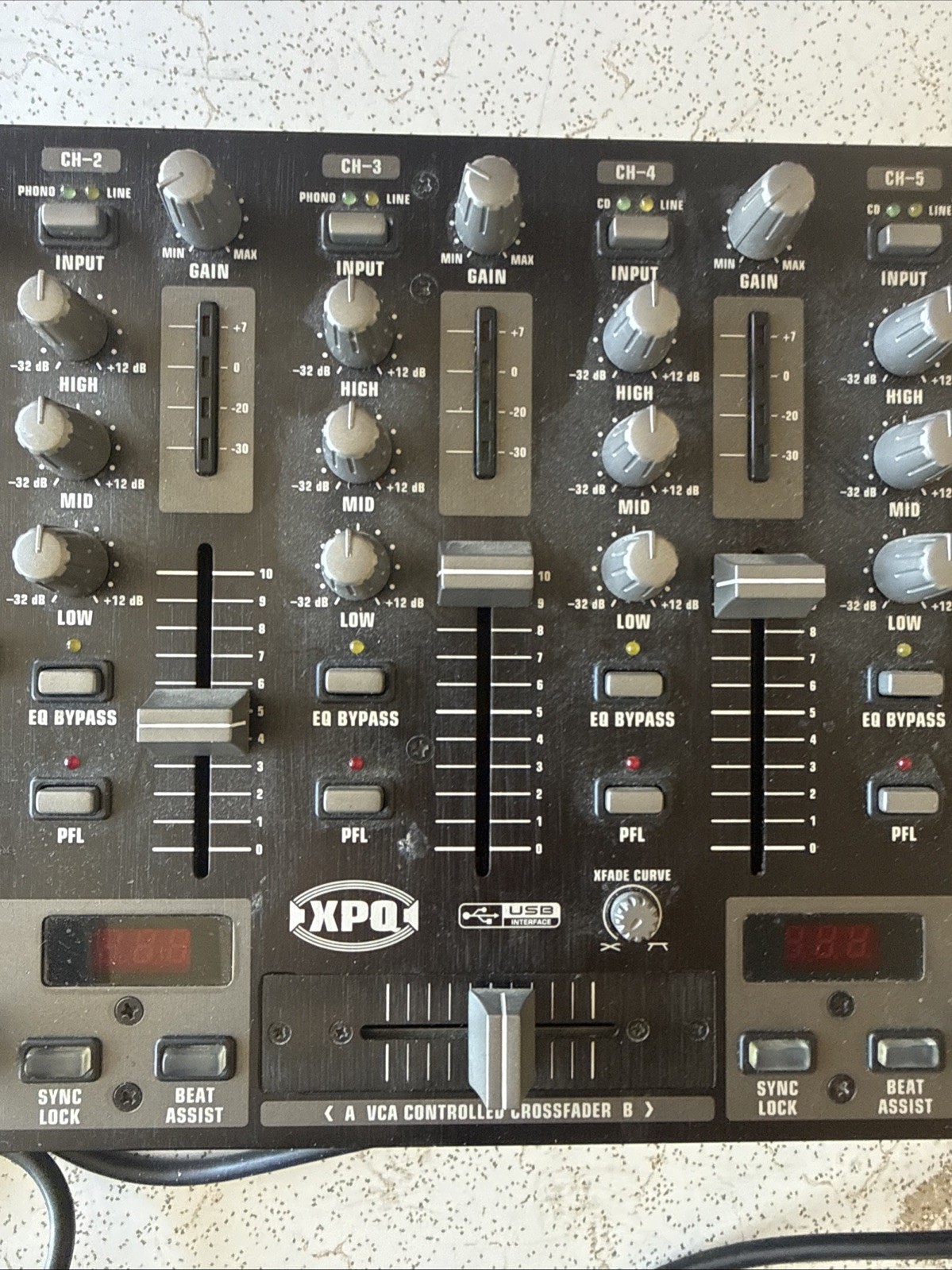 Behringer Pro Mixer VMX1000USB 5-channel DJ Mixer