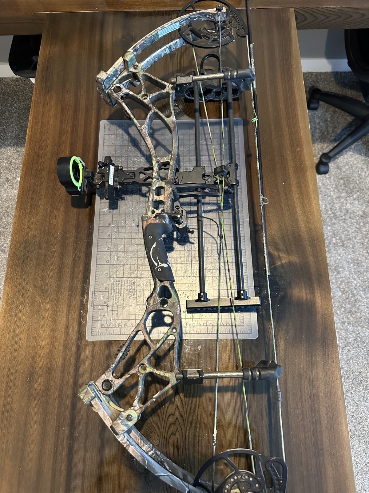 Bear archery Arena 30 RH, Black Gold Ascent sight, Fuse 6 arrow quiver, QAD rest