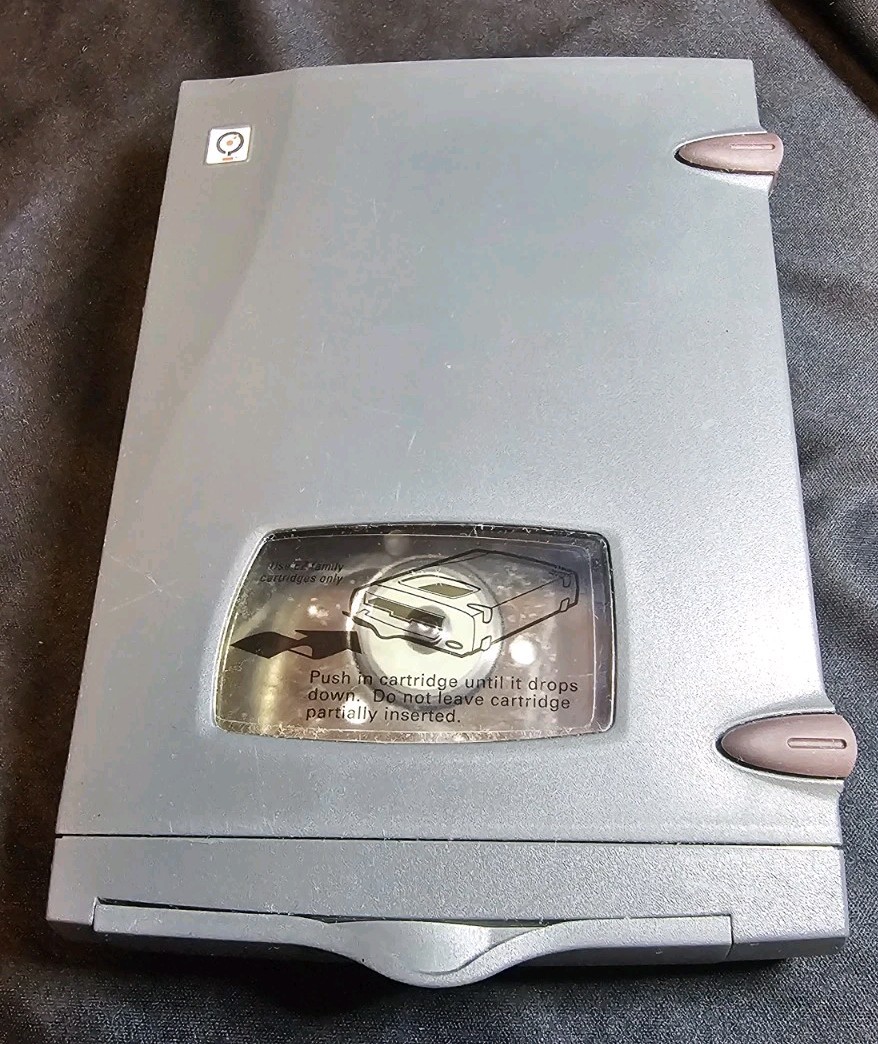 SyQuest EZ230P 230MB External Drive w ezflyer 230mb Disc  No Power Cord Untested