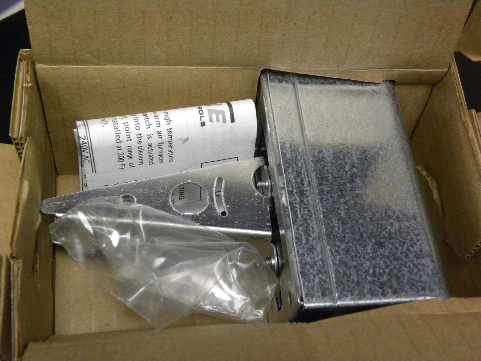NEW HONEYWELL L4069A 1078 LIMIT CONTROL SWITCH 3" INSERTION