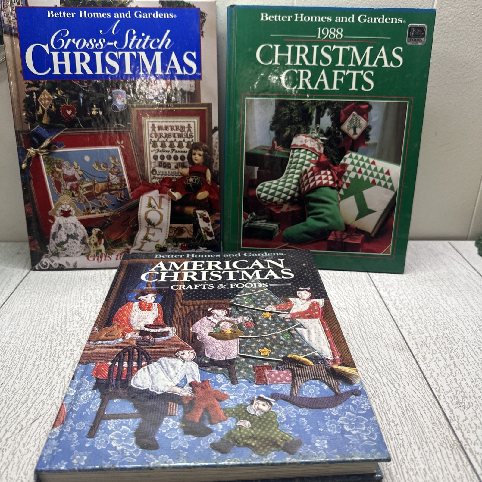 Los Of 3 Vintage Better  Homes And Gardens.  Cross-stich  & Crafts  Christmas