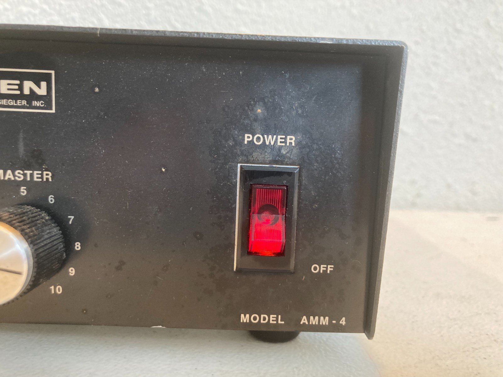 Bogen Amm-4 Amplifier With Rack Panel Mounts!
