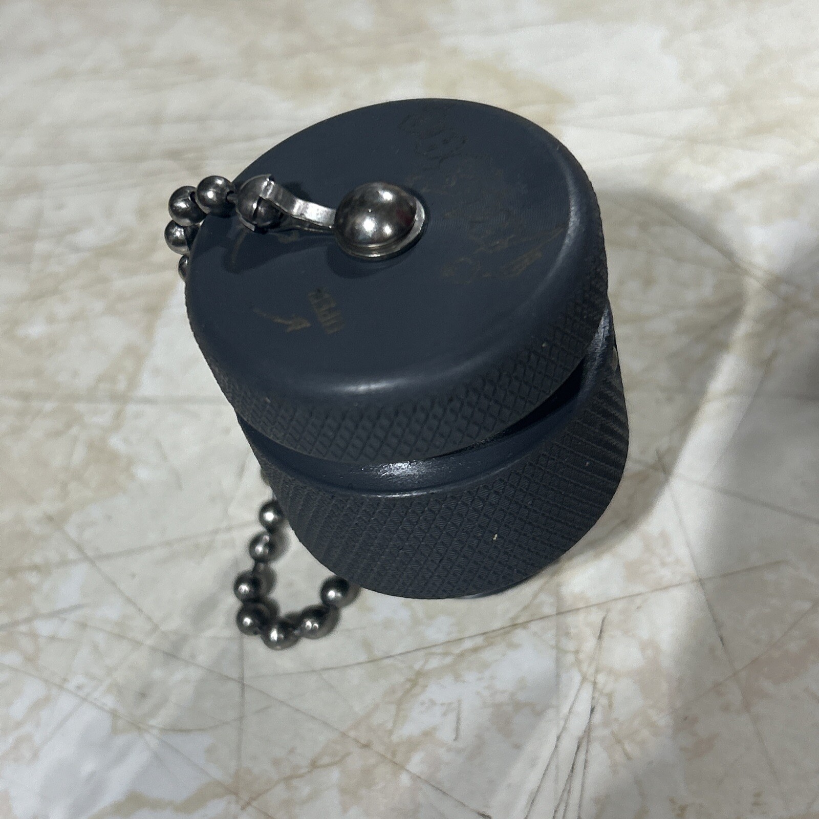 NOS! FATSAC W730 FEMALE QUICK CONNECT VALVE WITH CHAIN AND CAP FAT SAC
