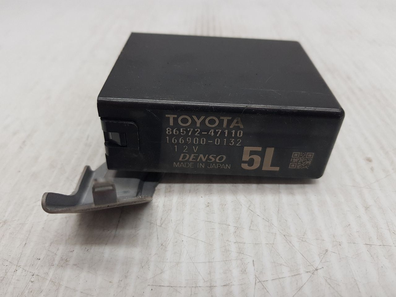2012-2015 TOYOTA PRIUS VEHICLE APPROACHING SPEAKER CONTROL 86572-47110