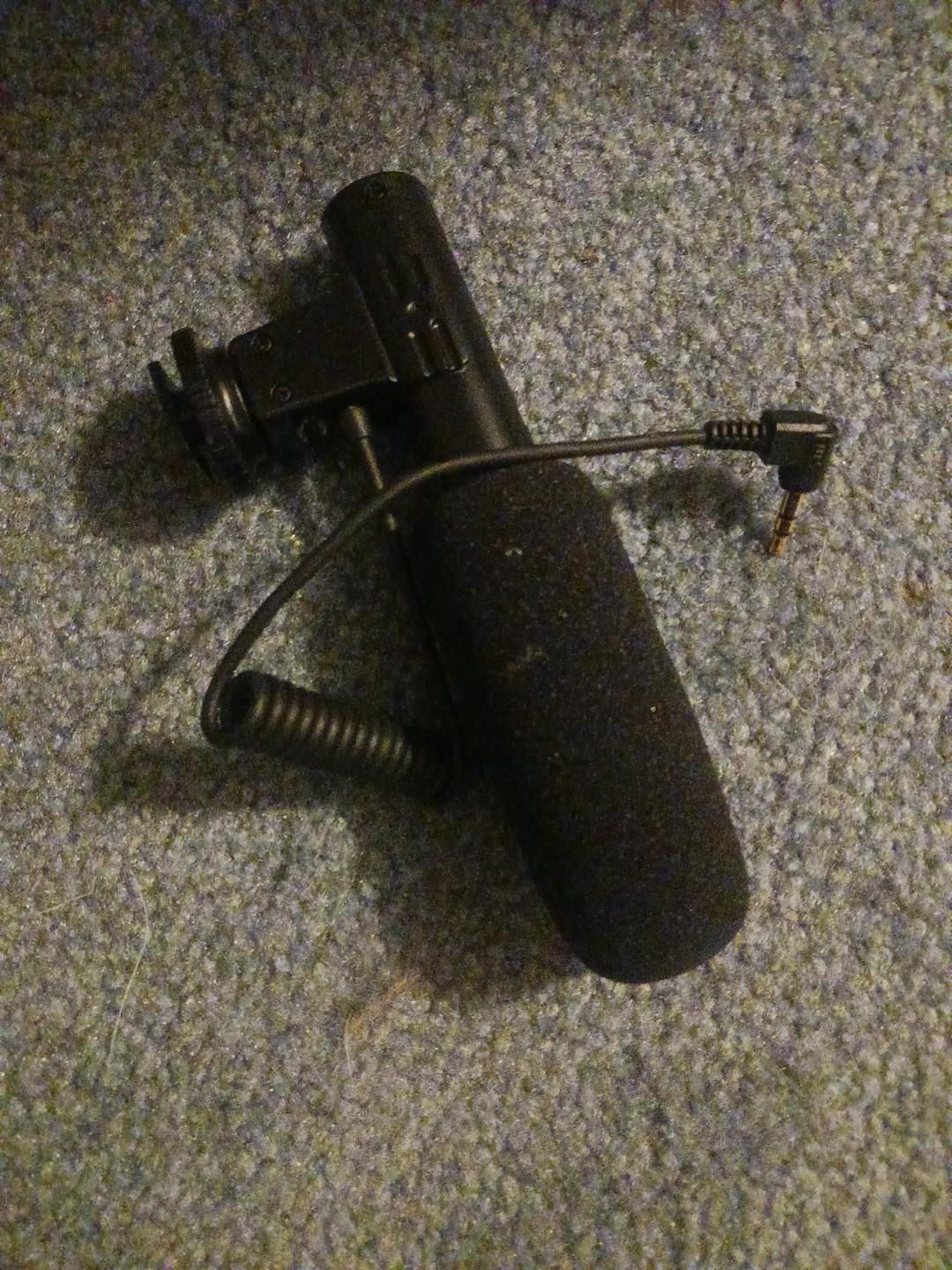 Microphone That Connects To Video Cameras